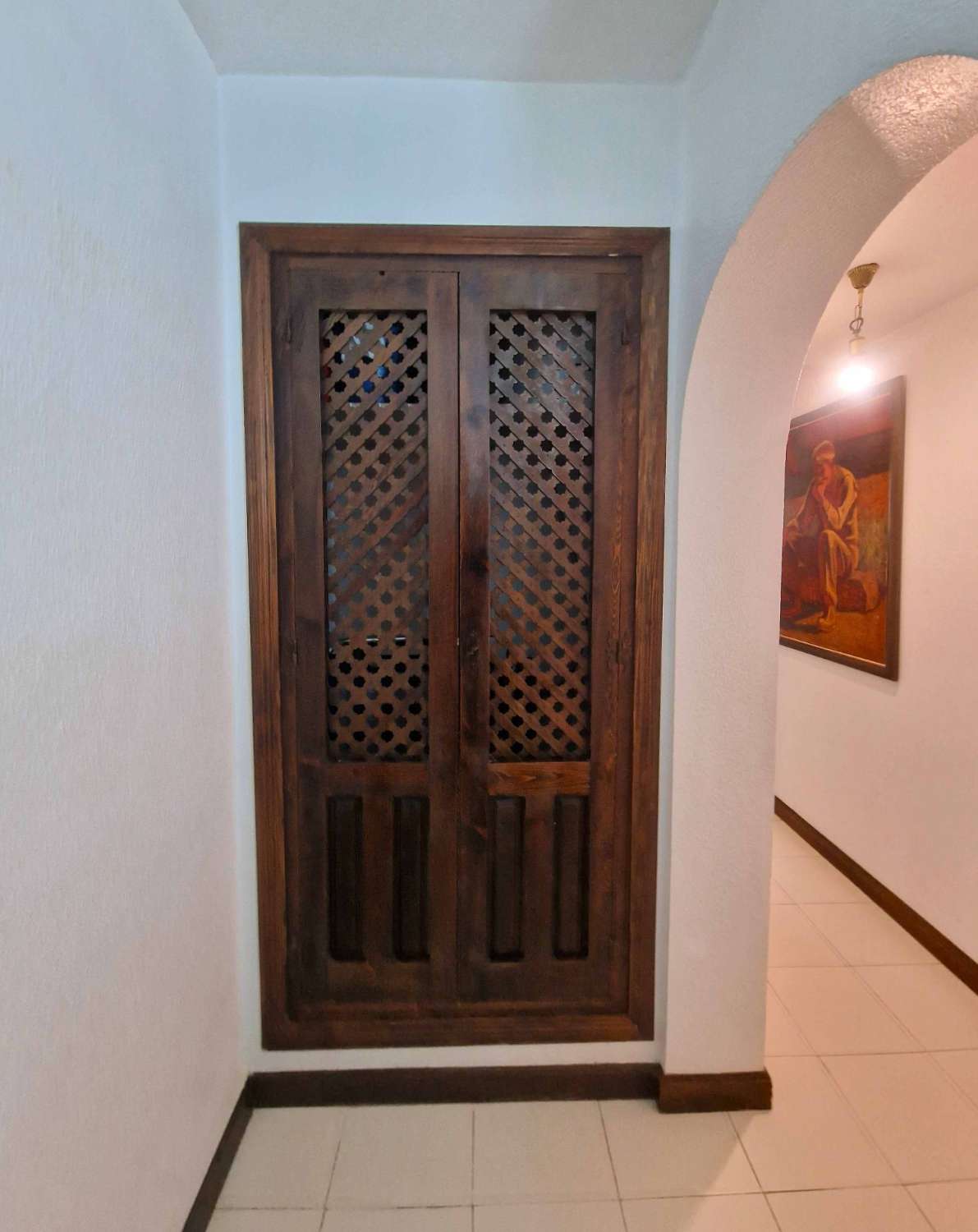 EXCLUSIVA VIVIENDA EN PRIMERA LÍNEA CON VISTAS AL MAR, URBANIZACIÓN DE LUJO Y GARAJE INDEPENDIENTE