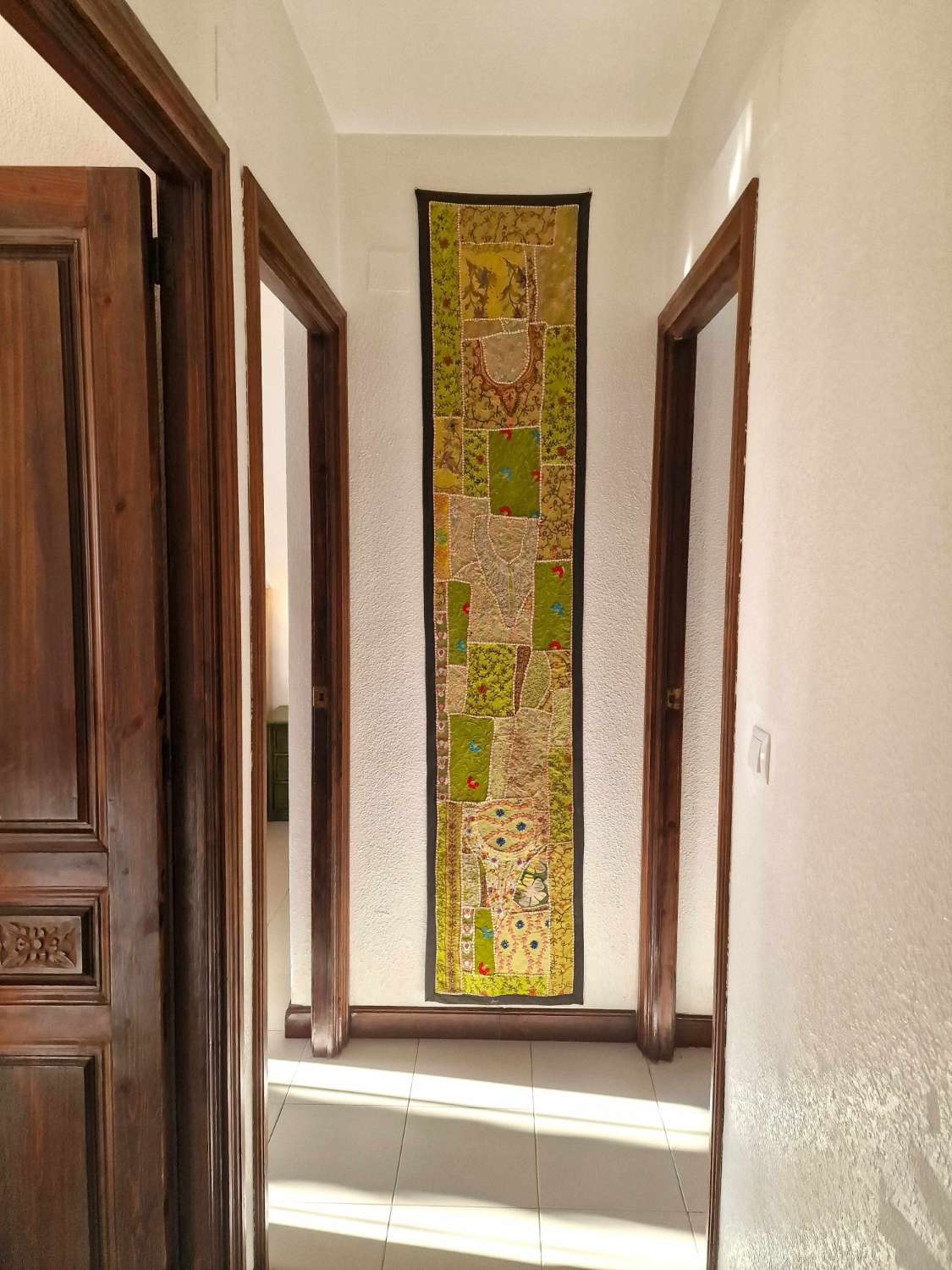 EXCLUSIVA VIVIENDA EN PRIMERA LÍNEA CON VISTAS AL MAR, URBANIZACIÓN DE LUJO Y GARAJE INDEPENDIENTE