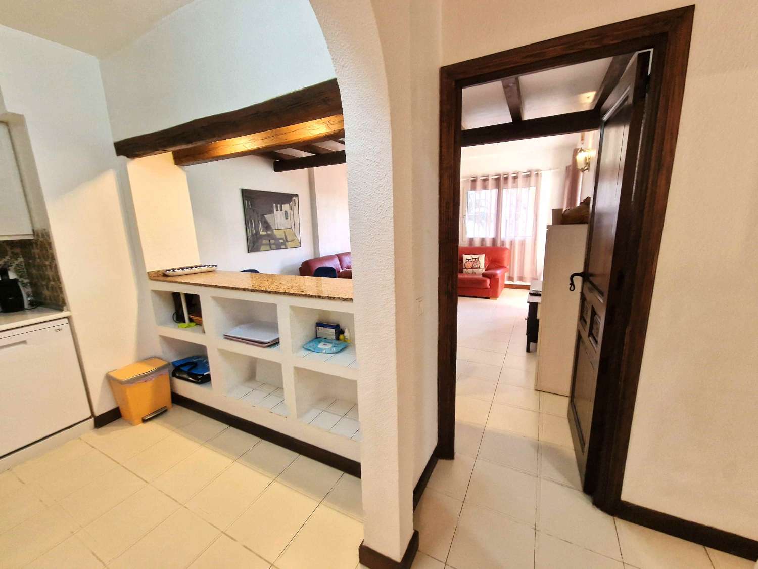 EXCLUSIVA VIVIENDA EN PRIMERA LÍNEA CON VISTAS AL MAR, URBANIZACIÓN DE LUJO Y GARAJE INDEPENDIENTE