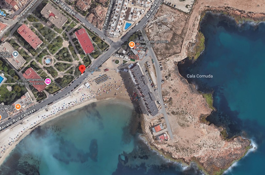 EXCLUSIVA VIVIENDA EN PRIMERA LÍNEA CON VISTAS AL MAR, URBANIZACIÓN DE LUJO Y GARAJE INDEPENDIENTE