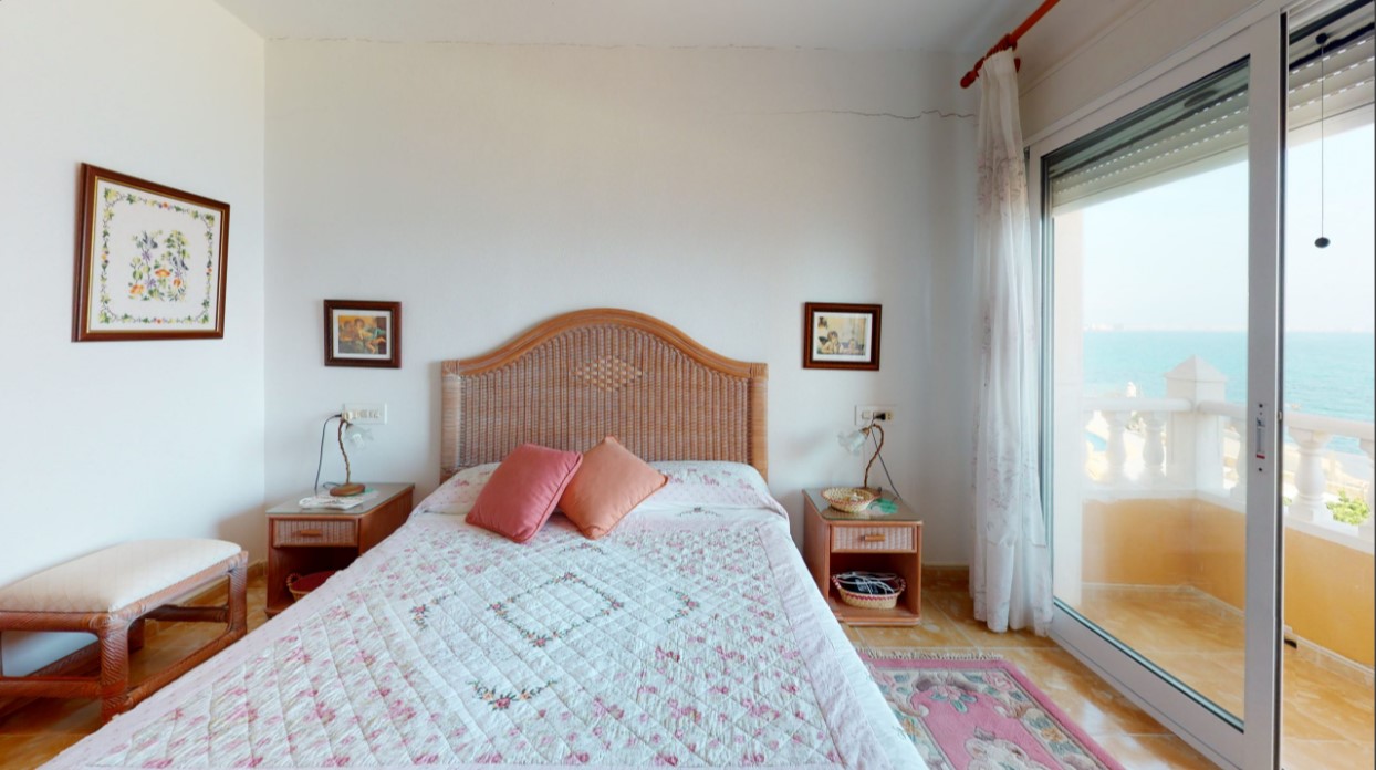 ESPECTACULAR VILLA DE ENSUEÑO EN CABO ROIG CON VISTAS PANORÁMICAS Y ACCESO DIRECTO AL MAR