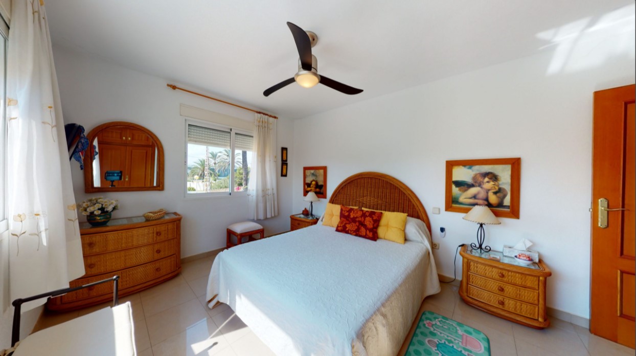 ESPECTACULAR VILLA DE ENSUEÑO EN CABO ROIG CON VISTAS PANORÁMICAS Y ACCESO DIRECTO AL MAR