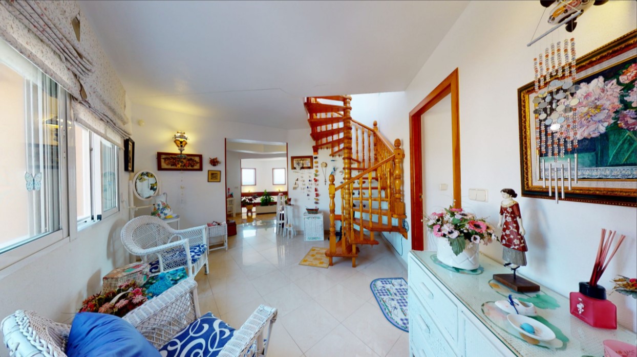 ESPECTACULAR VILLA DE ENSUEÑO EN CABO ROIG CON VISTAS PANORÁMICAS Y ACCESO DIRECTO AL MAR