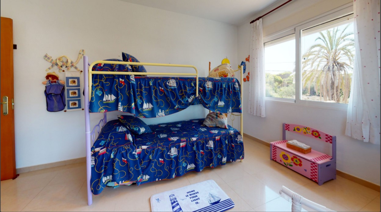 ESPECTACULAR VILLA DE ENSUEÑO EN CABO ROIG CON VISTAS PANORÁMICAS Y ACCESO DIRECTO AL MAR