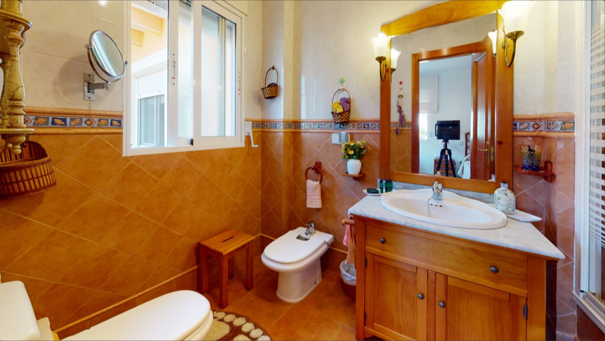 ESPECTACULAR VILLA DE ENSUEÑO EN CABO ROIG CON VISTAS PANORÁMICAS Y ACCESO DIRECTO AL MAR