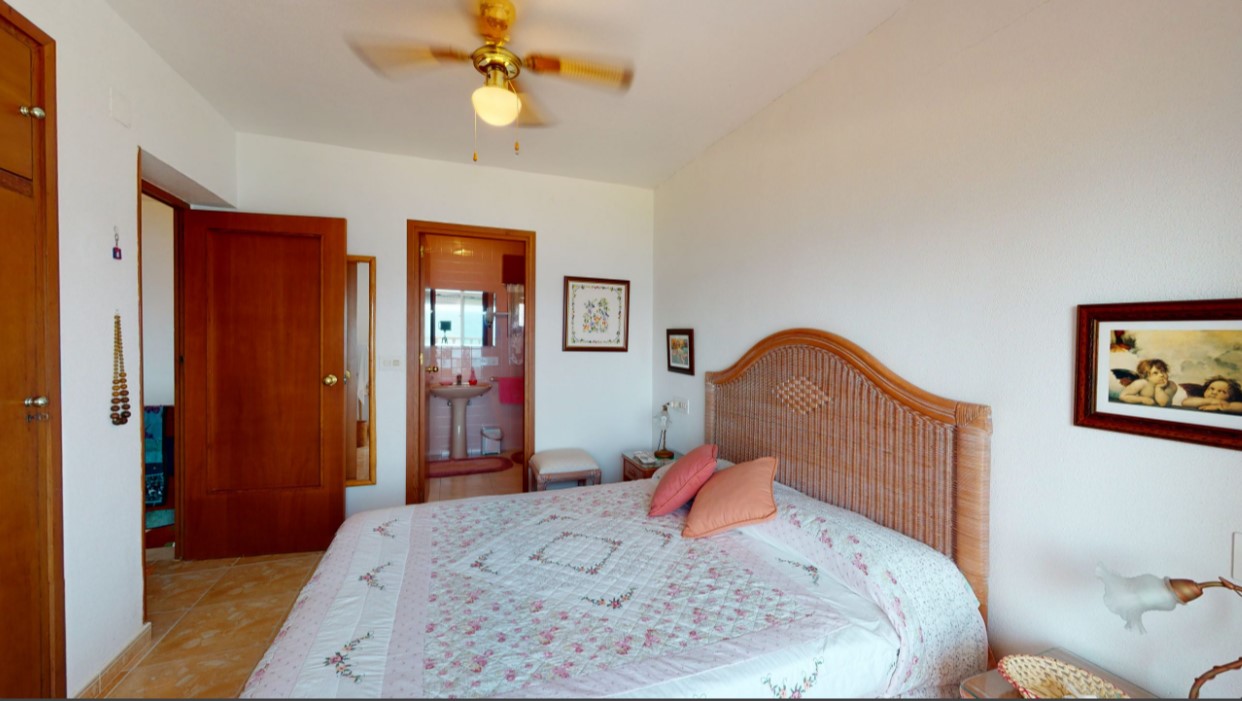 ESPECTACULAR VILLA DE ENSUEÑO EN CABO ROIG CON VISTAS PANORÁMICAS Y ACCESO DIRECTO AL MAR