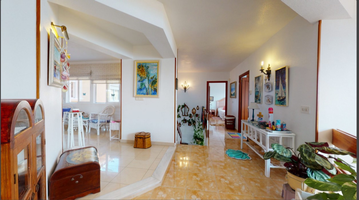 ESPECTACULAR VILLA DE ENSUEÑO EN CABO ROIG CON VISTAS PANORÁMICAS Y ACCESO DIRECTO AL MAR