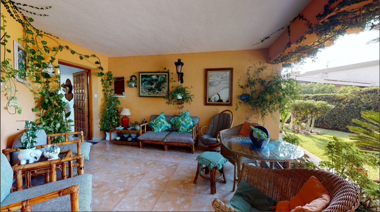 ESPECTACULAR VILLA DE ENSUEÑO EN CABO ROIG CON VISTAS PANORÁMICAS Y ACCESO DIRECTO AL MAR