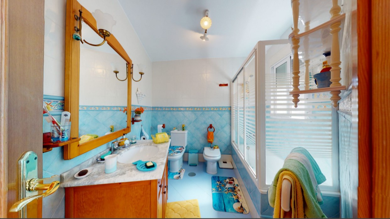 ESPECTACULAR VILLA DE ENSUEÑO EN CABO ROIG CON VISTAS PANORÁMICAS Y ACCESO DIRECTO AL MAR