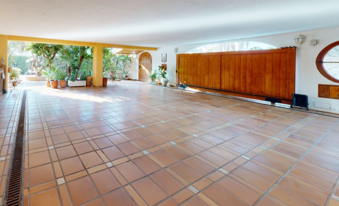 ESPECTACULAR VILLA DE ENSUEÑO EN CABO ROIG CON VISTAS PANORÁMICAS Y ACCESO DIRECTO AL MAR