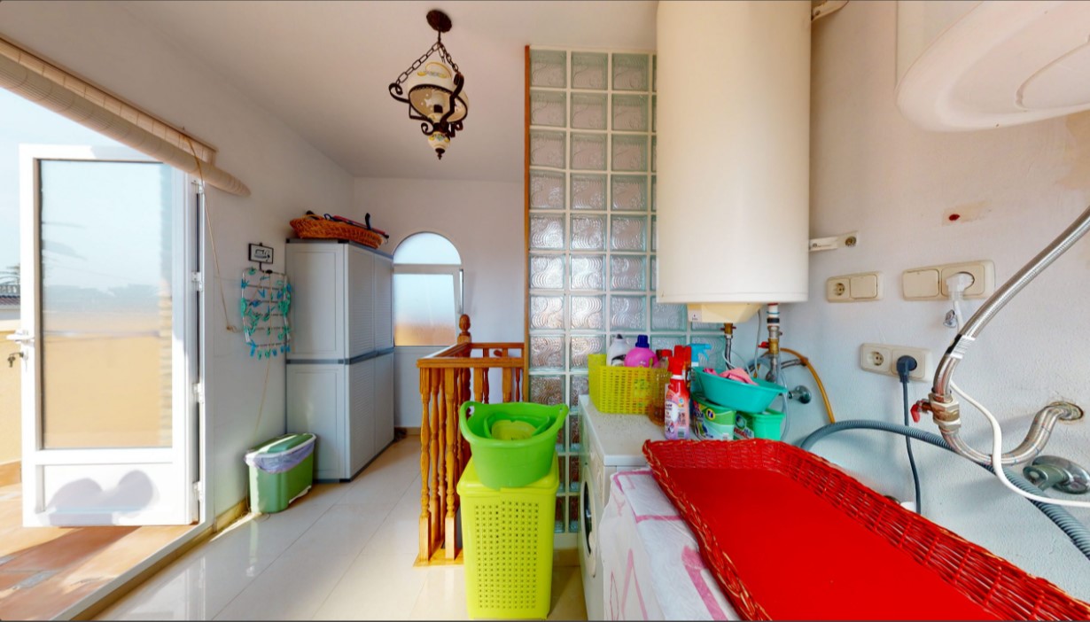 ESPECTACULAR VILLA DE ENSUEÑO EN CABO ROIG CON VISTAS PANORÁMICAS Y ACCESO DIRECTO AL MAR