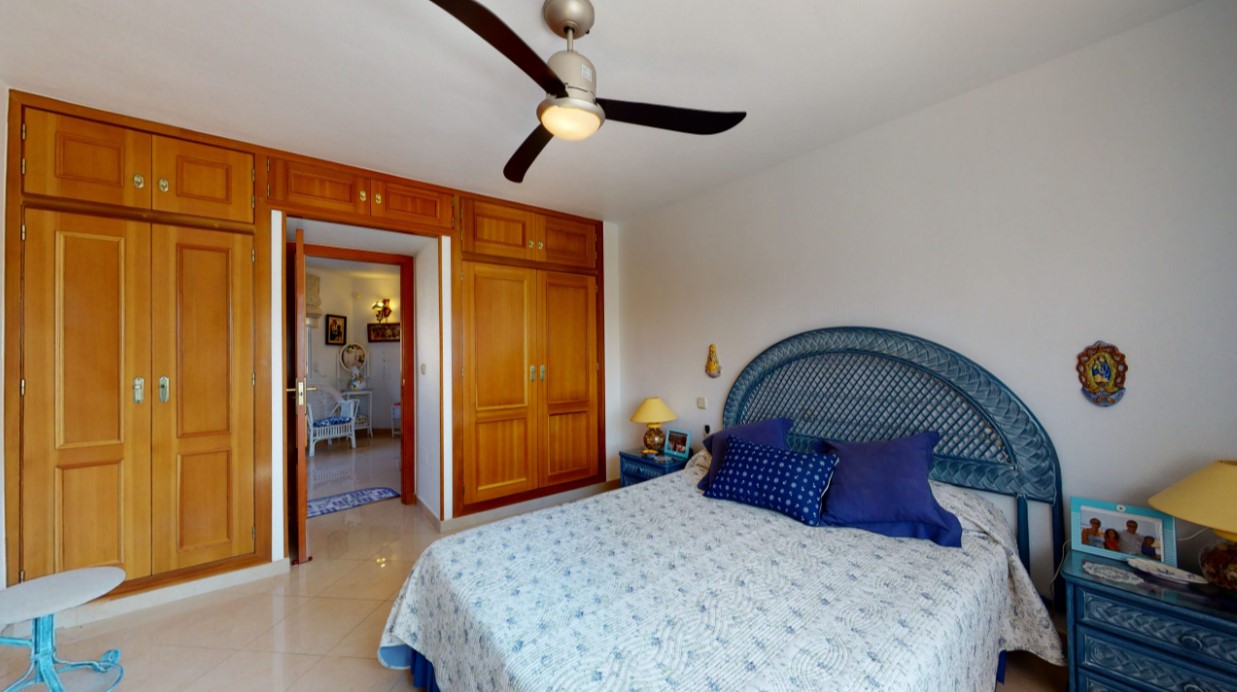 ESPECTACULAR VILLA DE ENSUEÑO EN CABO ROIG CON VISTAS PANORÁMICAS Y ACCESO DIRECTO AL MAR