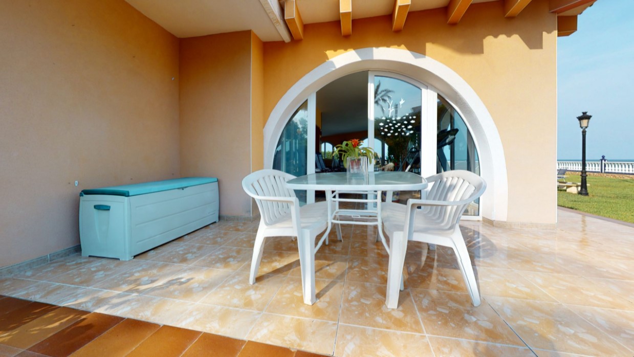 ESPECTACULAR VILLA DE ENSUEÑO EN CABO ROIG CON VISTAS PANORÁMICAS Y ACCESO DIRECTO AL MAR