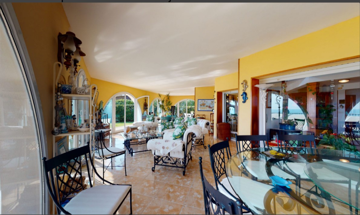 ESPECTACULAR VILLA DE ENSUEÑO EN CABO ROIG CON VISTAS PANORÁMICAS Y ACCESO DIRECTO AL MAR