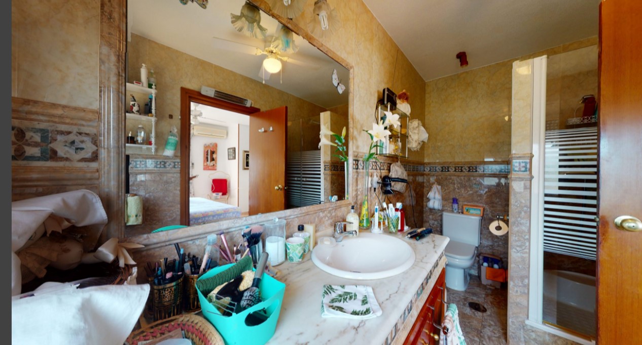 ESPECTACULAR VILLA DE ENSUEÑO EN CABO ROIG CON VISTAS PANORÁMICAS Y ACCESO DIRECTO AL MAR