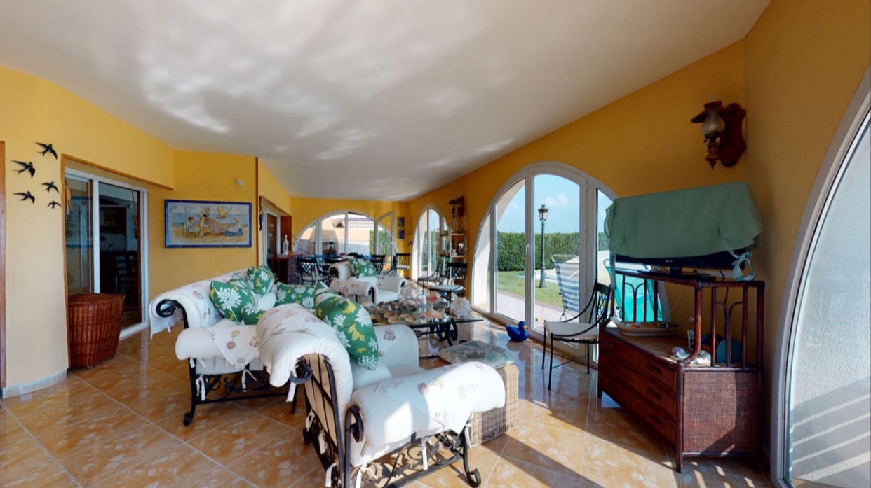 ESPECTACULAR VILLA DE ENSUEÑO EN CABO ROIG CON VISTAS PANORÁMICAS Y ACCESO DIRECTO AL MAR