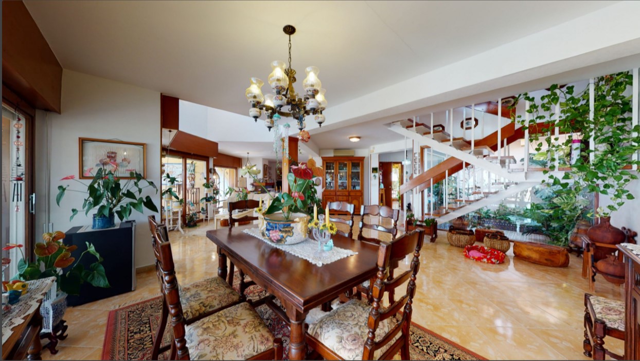 ESPECTACULAR VILLA DE ENSUEÑO EN CABO ROIG CON VISTAS PANORÁMICAS Y ACCESO DIRECTO AL MAR