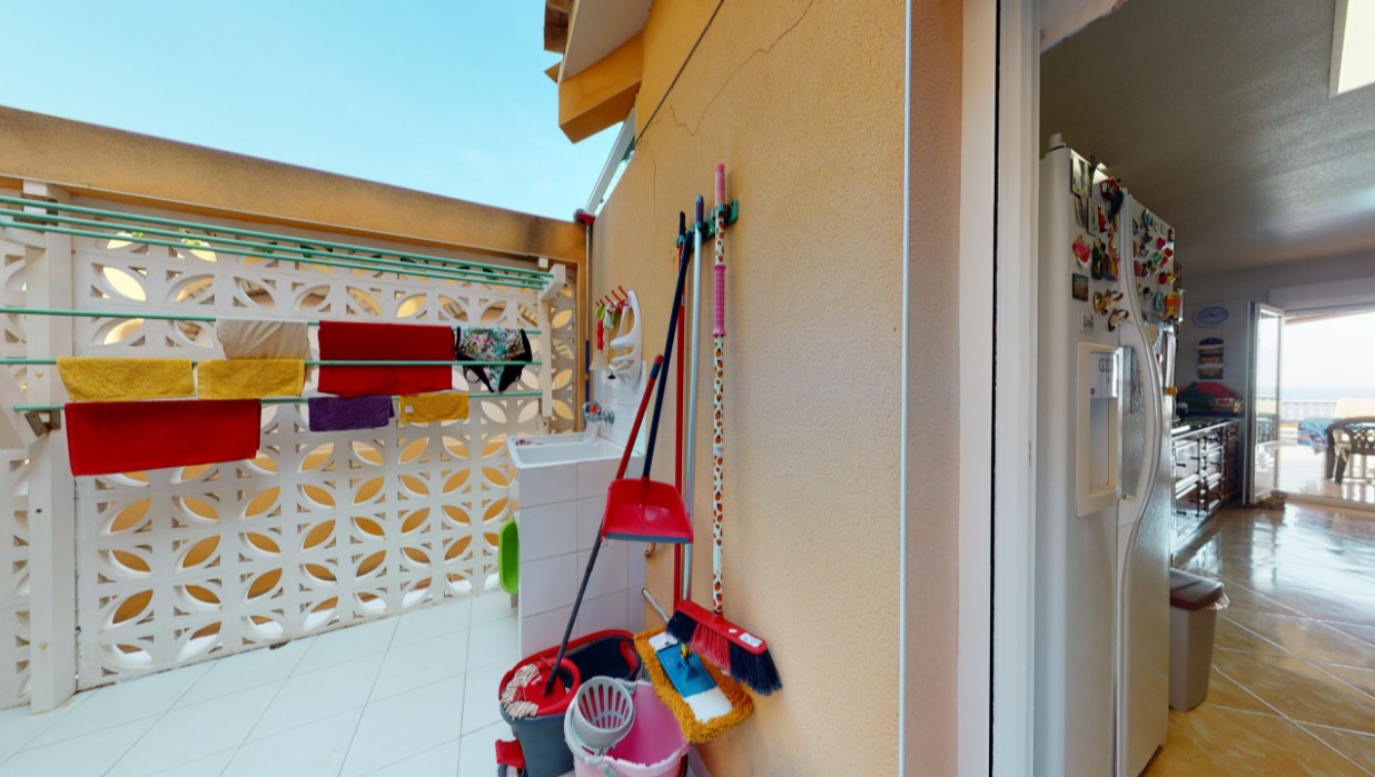 ESPECTACULAR VILLA DE ENSUEÑO EN CABO ROIG CON VISTAS PANORÁMICAS Y ACCESO DIRECTO AL MAR