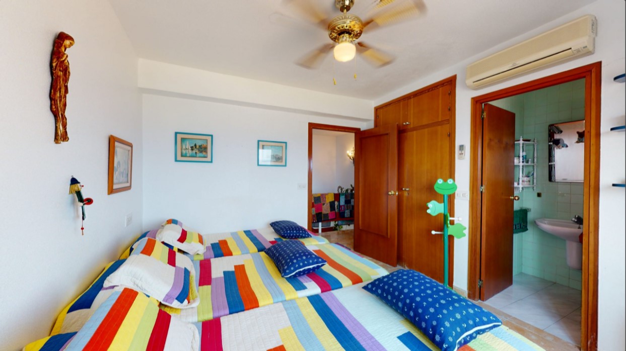 ESPECTACULAR VILLA DE ENSUEÑO EN CABO ROIG CON VISTAS PANORÁMICAS Y ACCESO DIRECTO AL MAR