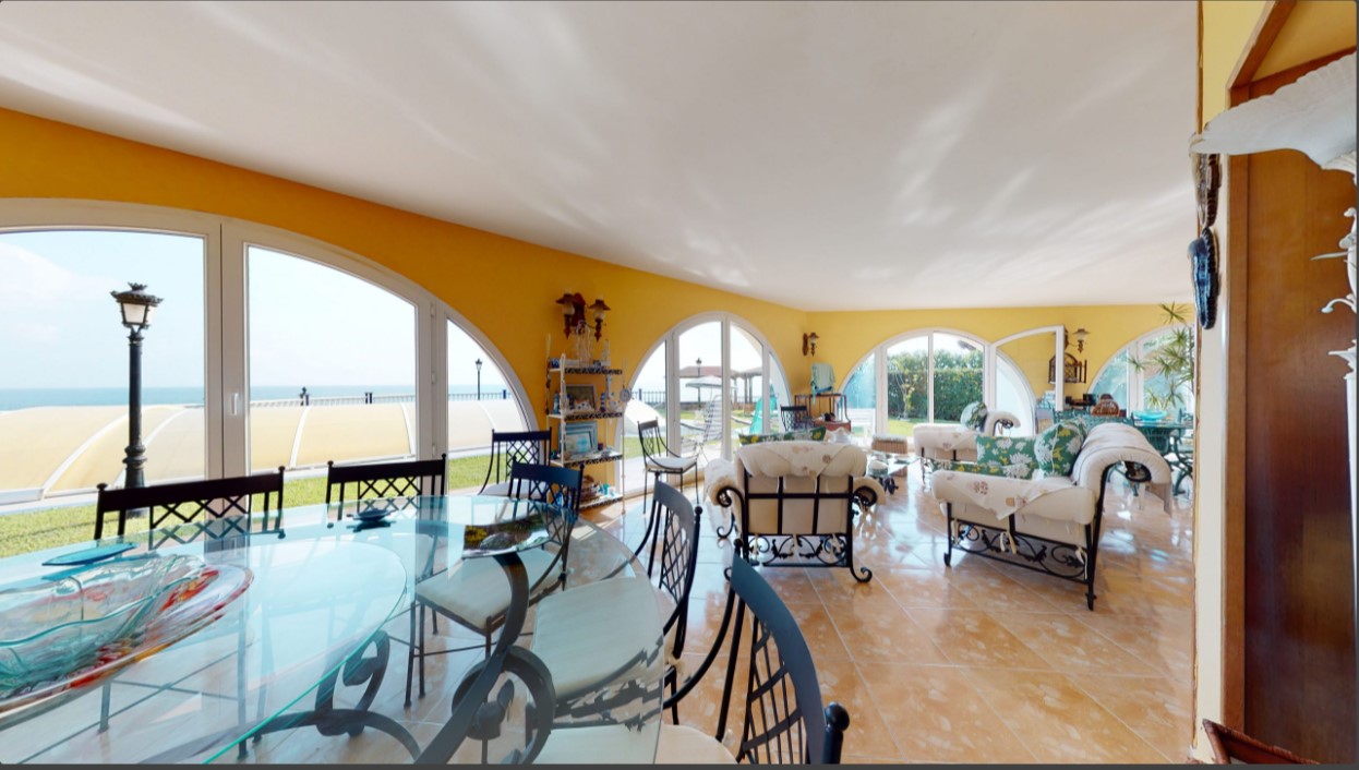 ESPECTACULAR VILLA DE ENSUEÑO EN CABO ROIG CON VISTAS PANORÁMICAS Y ACCESO DIRECTO AL MAR