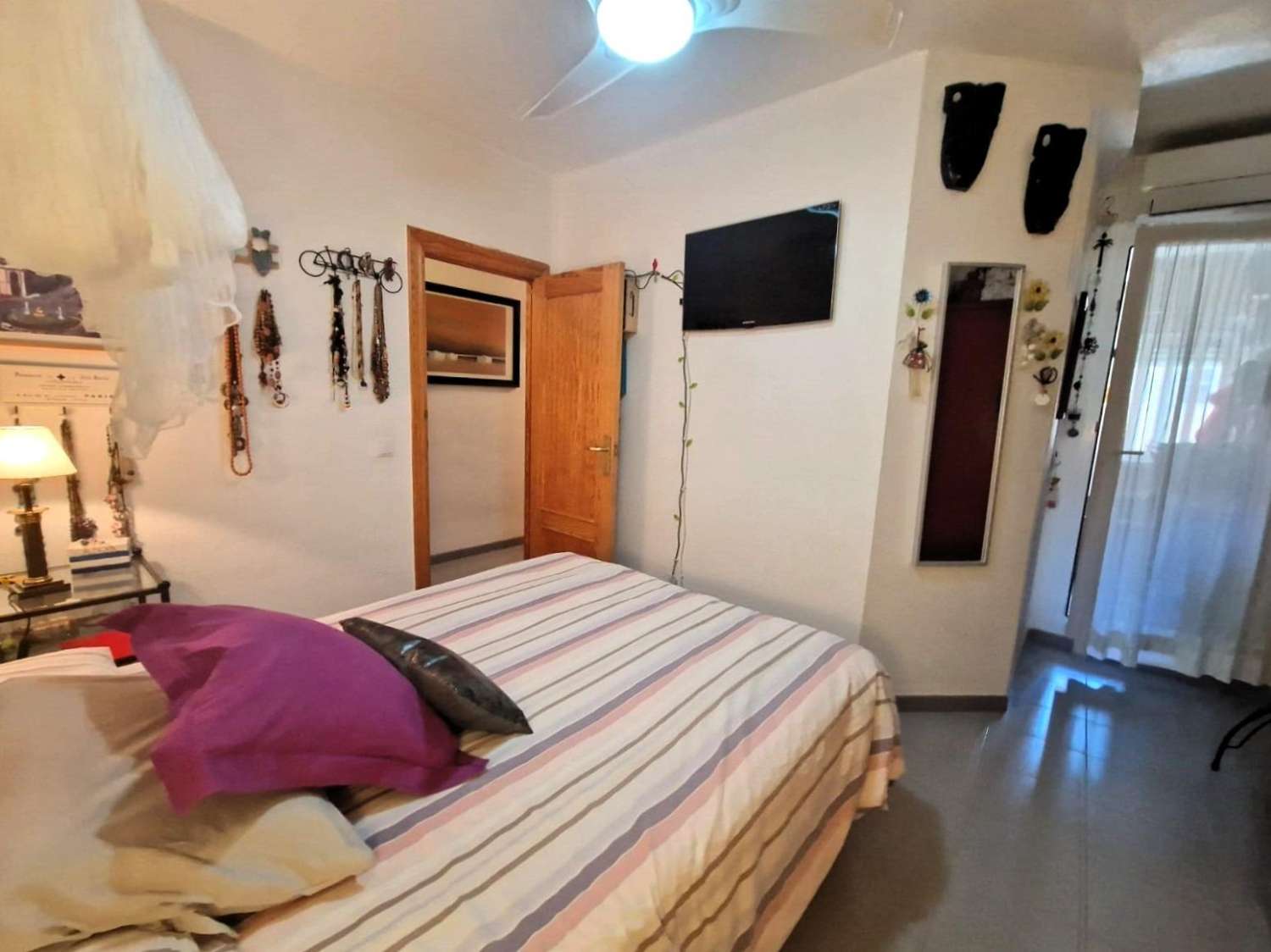 APARTAMENTO EN PRIMERA LÍNEA DE MAR CON VISTAS PANORÁMICAS Y PISCINA COMUNITARIA