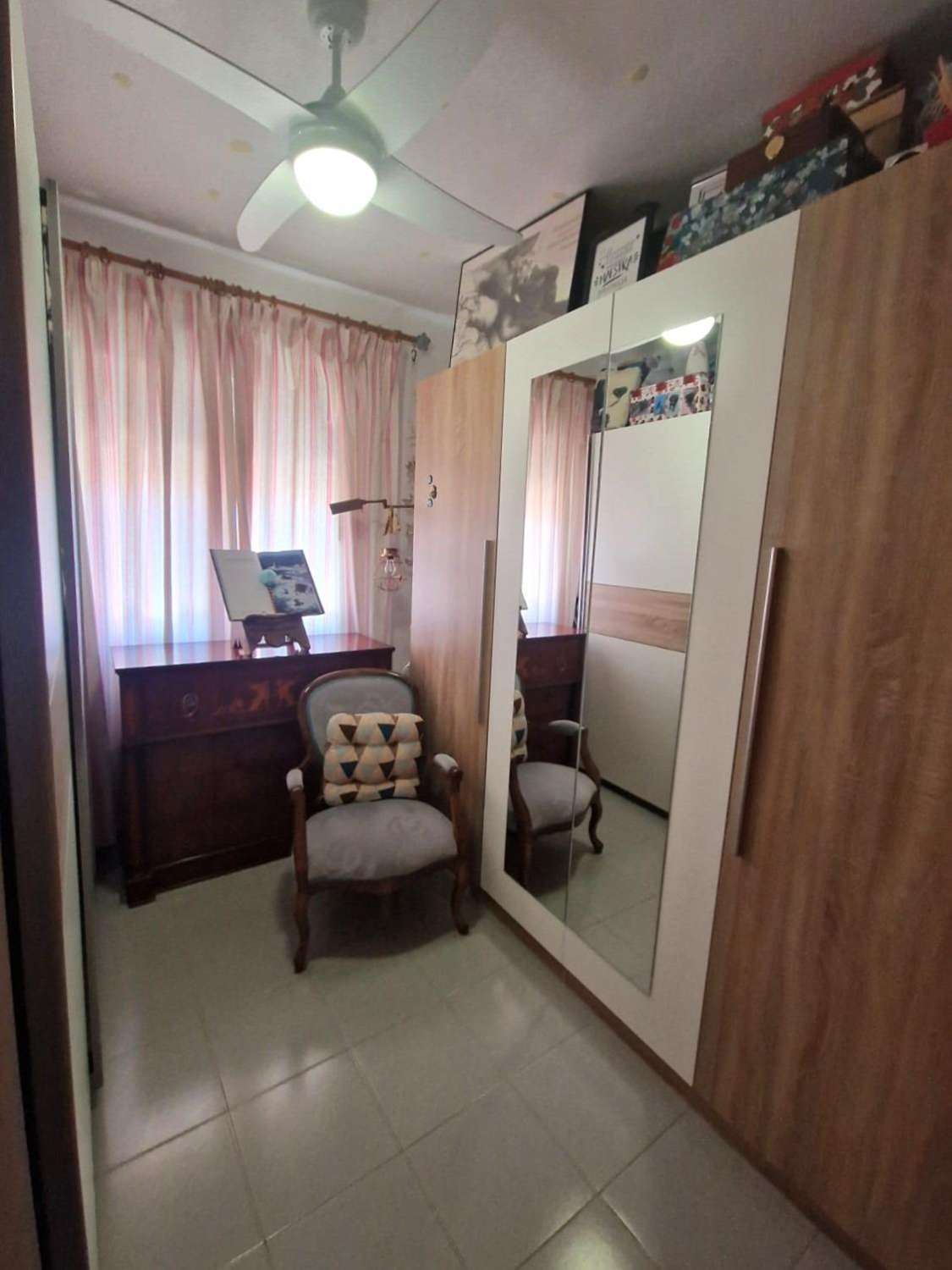 APARTAMENTO EN PRIMERA LÍNEA DE MAR CON VISTAS PANORÁMICAS Y PISCINA COMUNITARIA