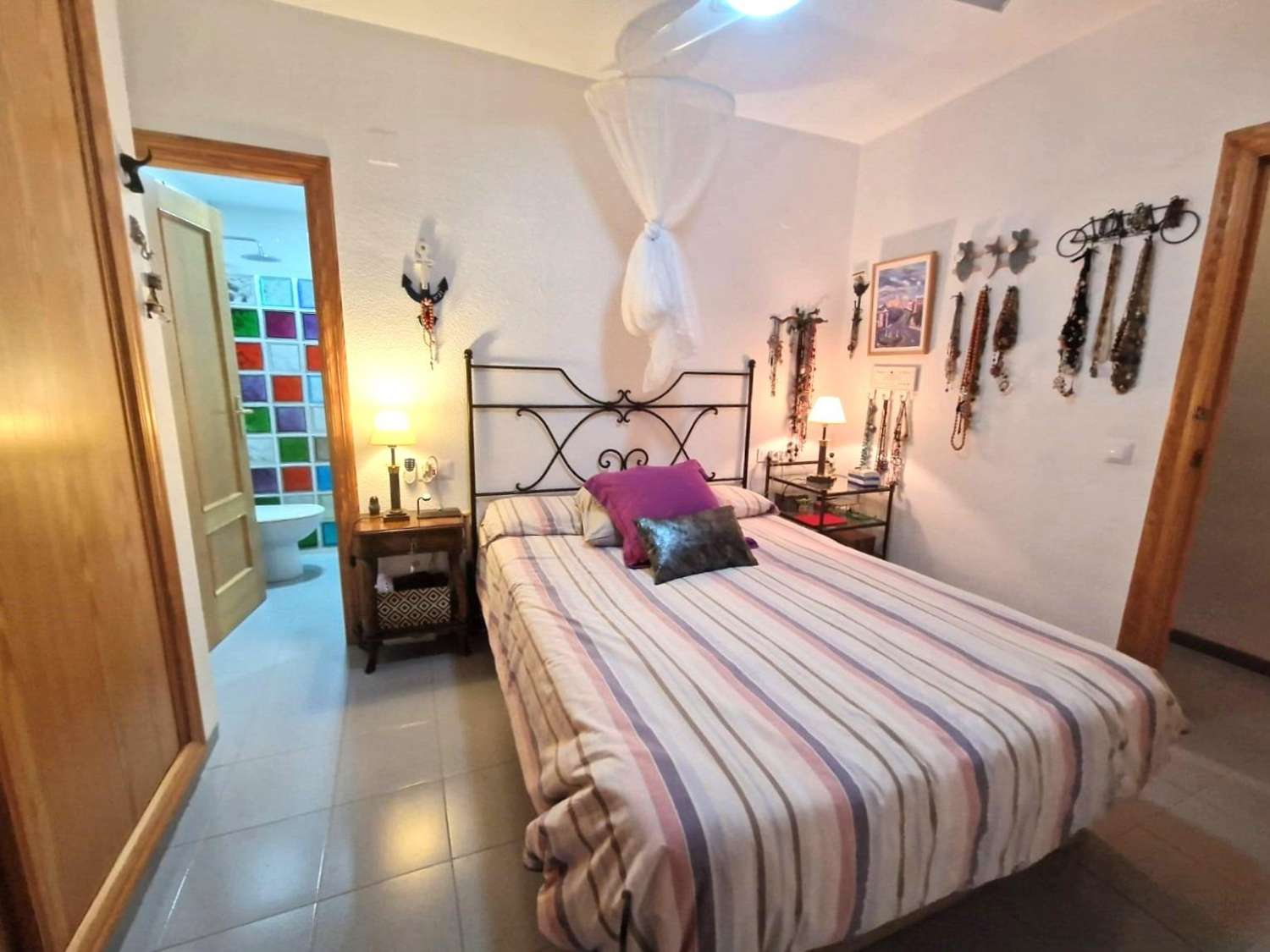 APARTAMENTO EN PRIMERA LÍNEA DE MAR CON VISTAS PANORÁMICAS Y PISCINA COMUNITARIA