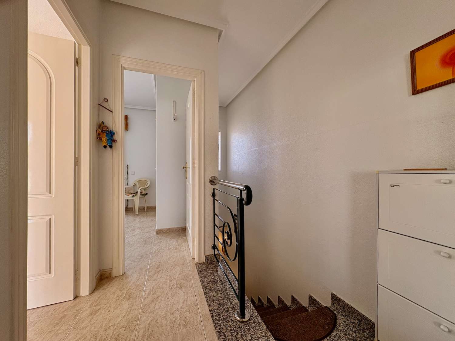 OPORTUNIDAD ÚNICA: DÚPLEX DE ESQUINA EN DOÑA PEPA CON JARDÍN, PISCINA Y TODAS LAS COMODIDADES