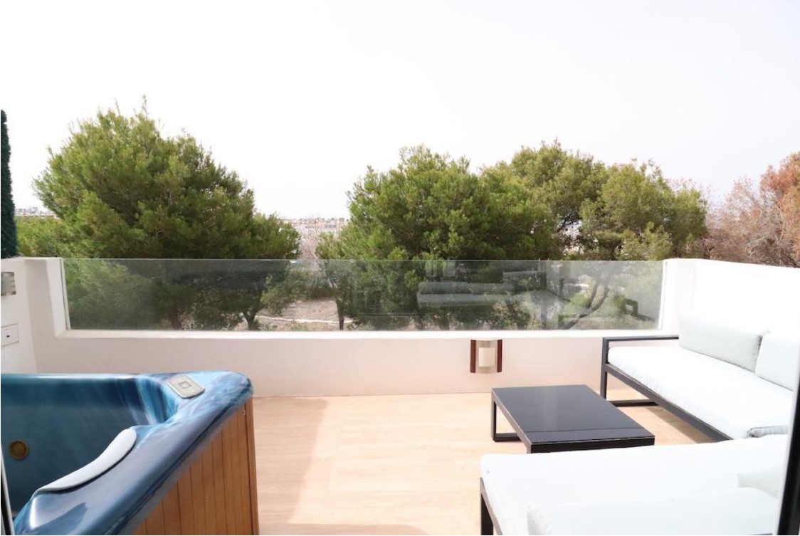 CHALET INDEPENDIENTE EN LOMAS DE DON JUAN CON PISCINA PRIVADA Y VISTAS AL PARQUE NATURAL