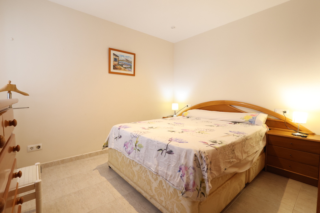 TORREVIEJA – APARTAMENTO EN PLANTA BAJA REFORMADO EN ZONA ACEQUIÓN A 300 M DE LA PLAYA