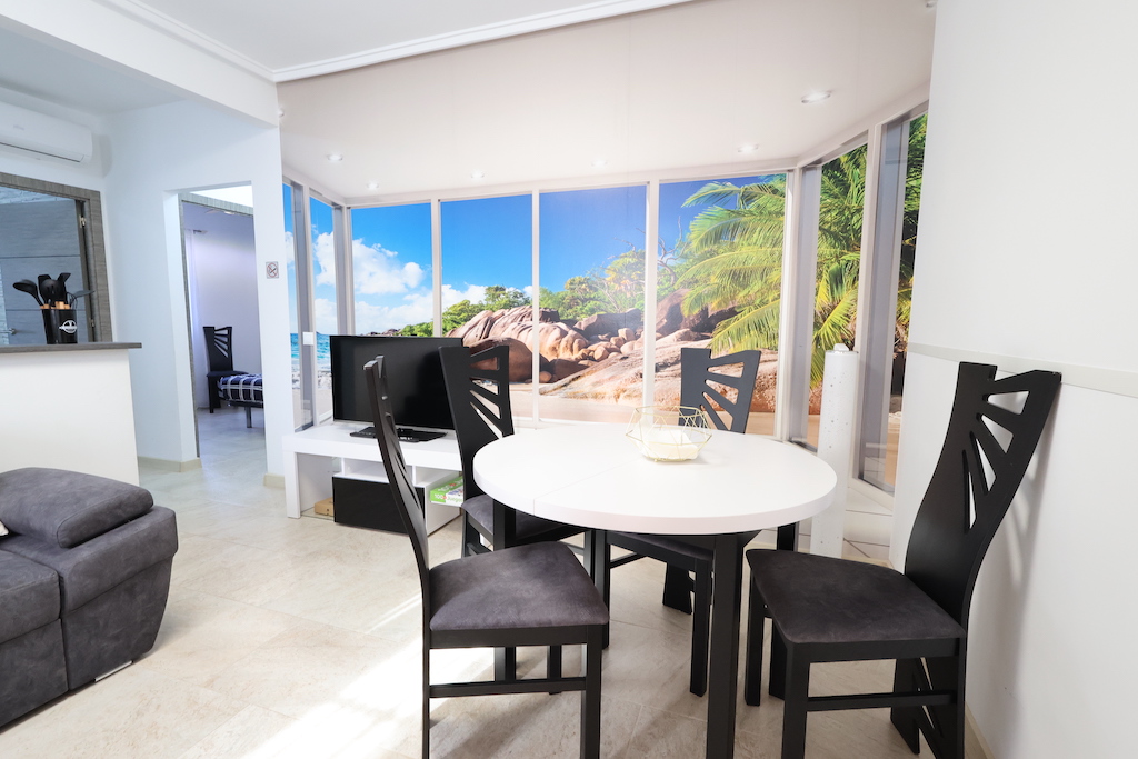 TORREVIEJA – APARTAMENTO EN PLANTA BAJA REFORMADO EN ZONA ACEQUIÓN A 300 M DE LA PLAYA