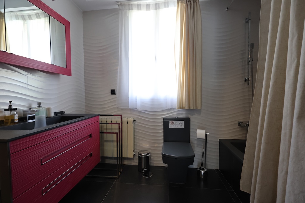 CHALET INDEPENDIENTE MODERNO EN ESQUINA CON PISCINA PRIVADA EN CABO ROIG