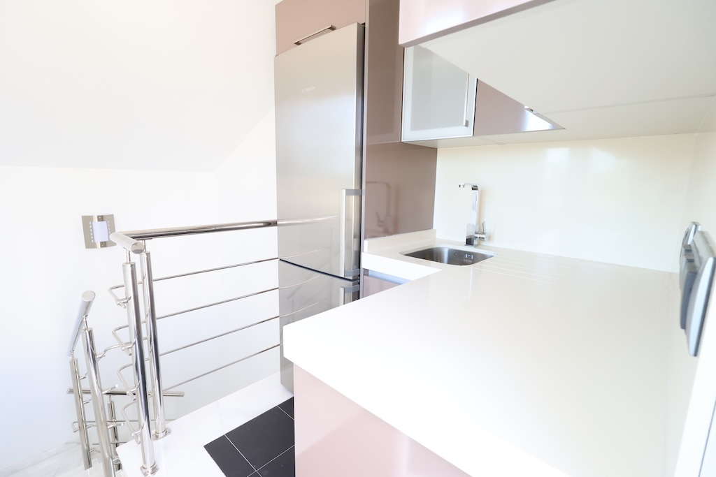 CHALET INDEPENDIENTE MODERNO EN ESQUINA CON PISCINA PRIVADA EN CABO ROIG