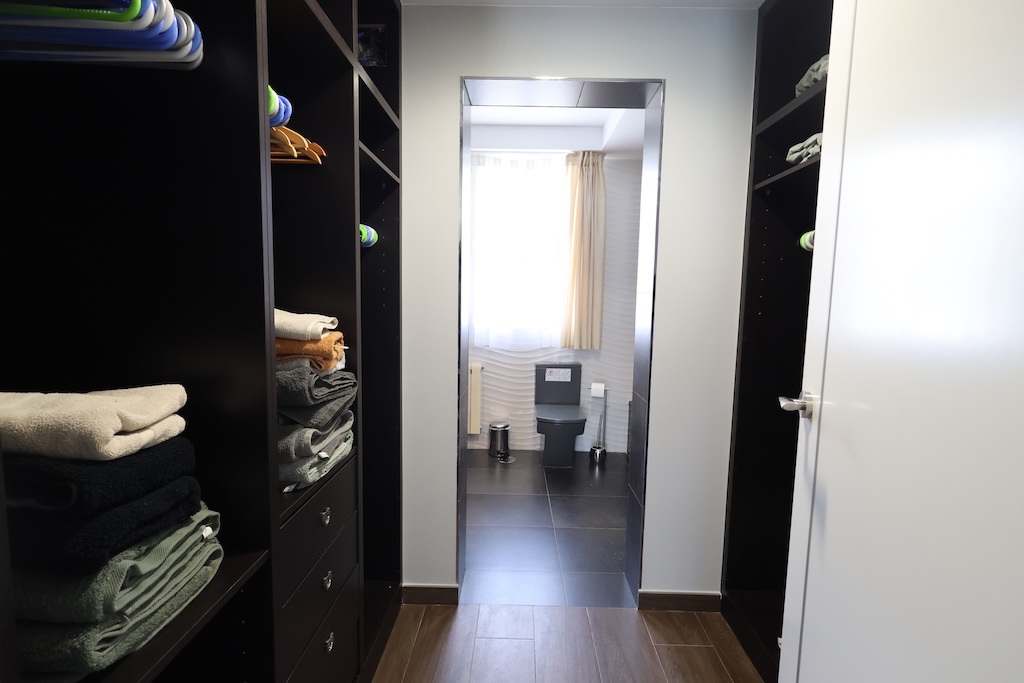 CHALET INDEPENDIENTE MODERNO EN ESQUINA CON PISCINA PRIVADA EN CABO ROIG