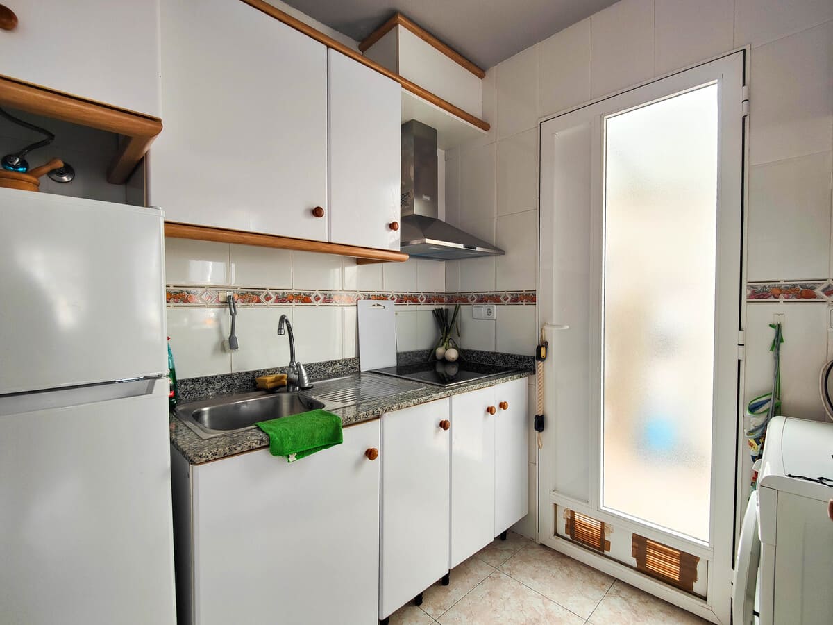 ADOSADO EN ESQUINA CON ENORME JARDÍN PRIVADO EN VENTA EN EL MIRADOR DE LOS ALTOS – ORIHUELA COSTA