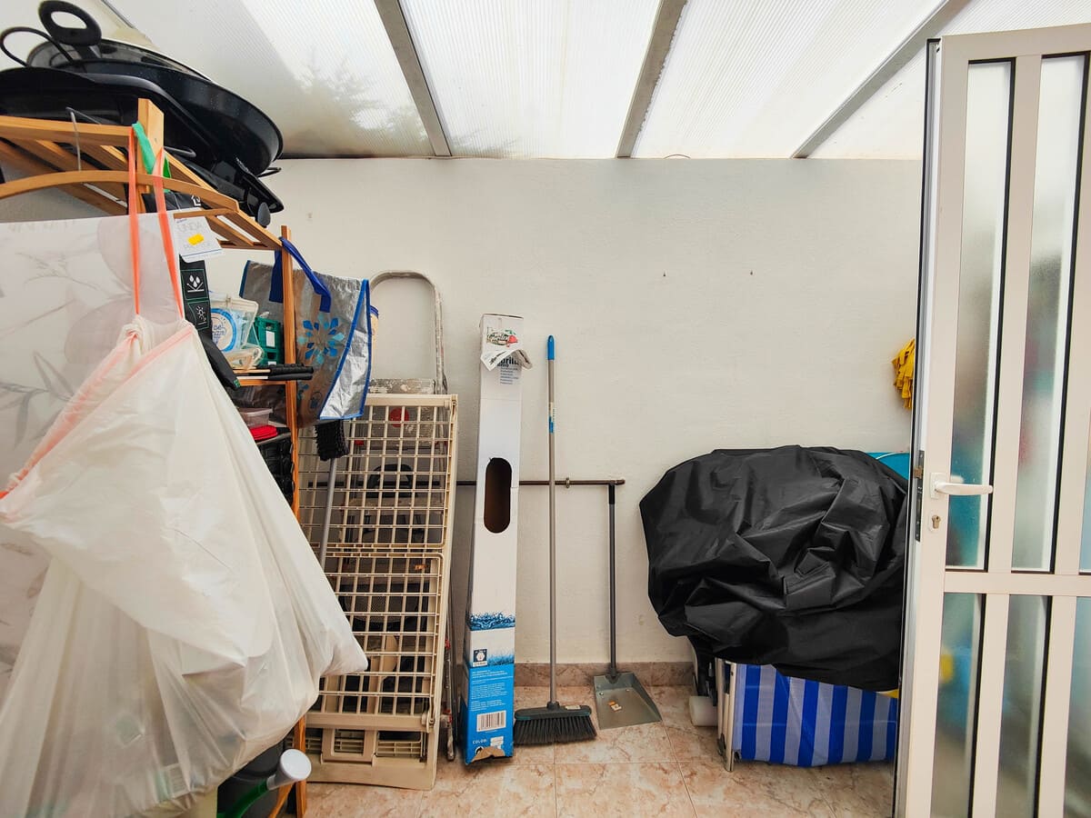 ADOSADO EN ESQUINA CON ENORME JARDÍN PRIVADO EN VENTA EN EL MIRADOR DE LOS ALTOS – ORIHUELA COSTA