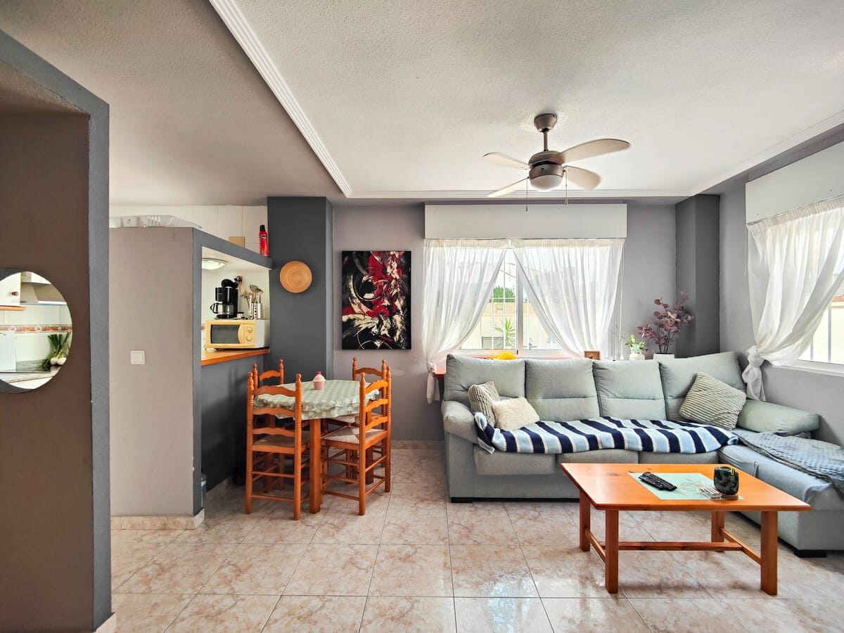 ADOSADO EN ESQUINA CON ENORME JARDÍN PRIVADO EN VENTA EN EL MIRADOR DE LOS ALTOS – ORIHUELA COSTA