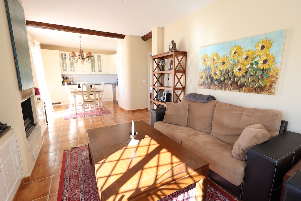 迷人的伊维萨岛风格转角半独立式别墅,位于 LOMAS DE CAMPOAMOR,可欣赏海景,朝南