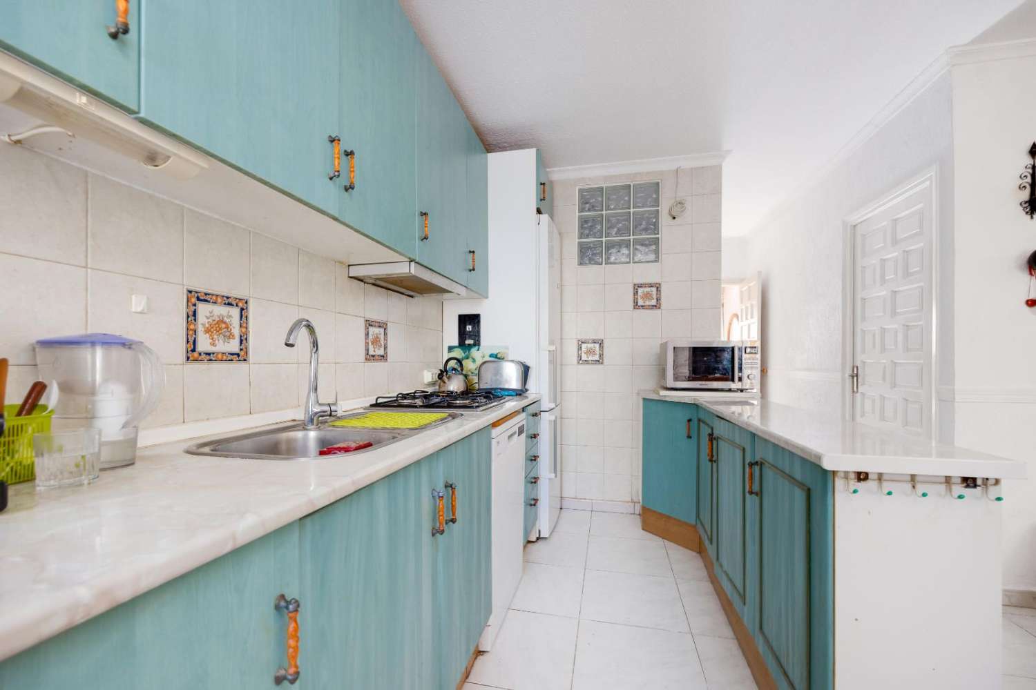 靠近海滩的迷人半独立式住宅