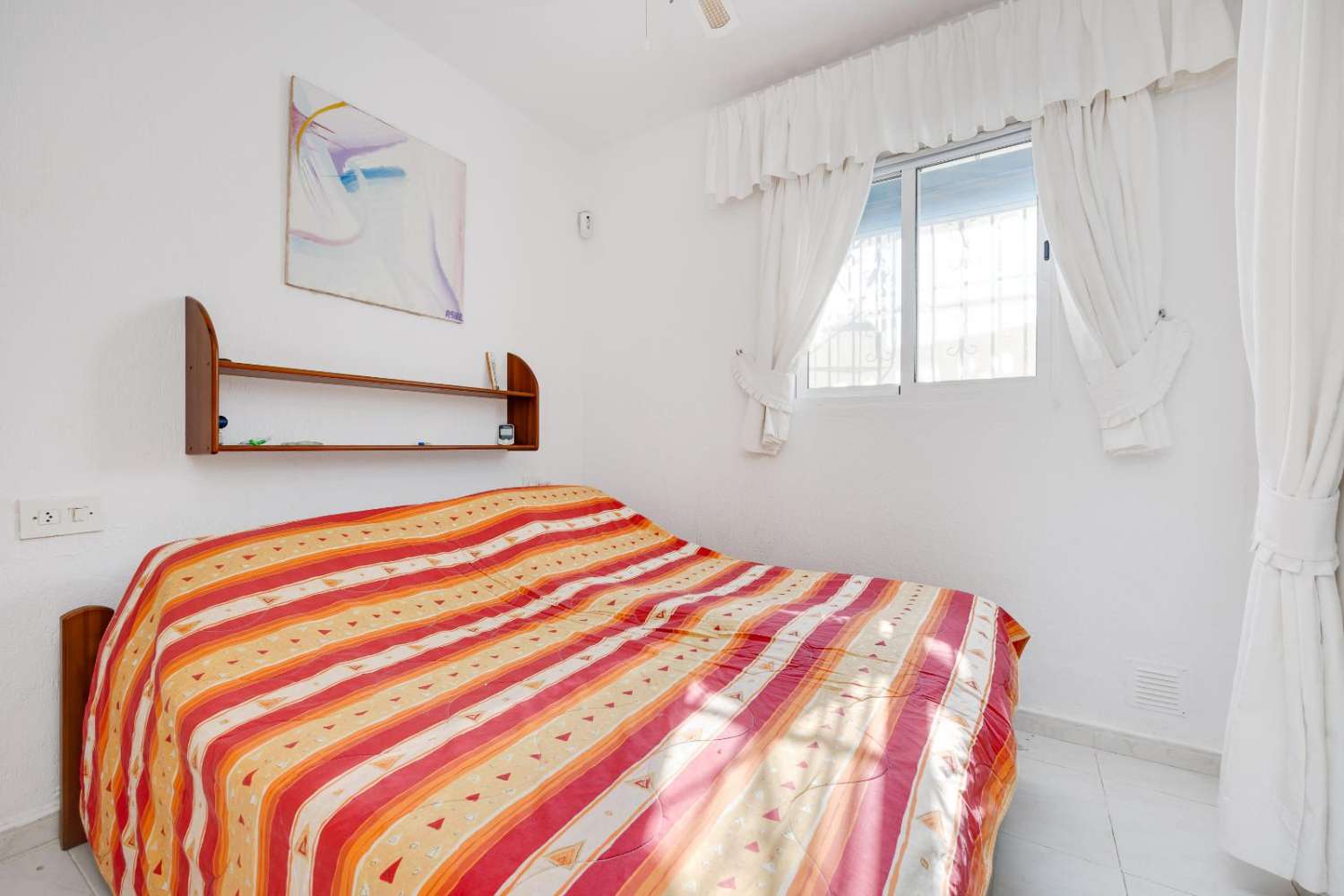 靠近海滩的迷人半独立式住宅