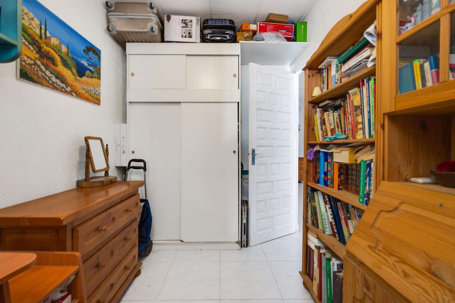 靠近海滩的迷人半独立式住宅