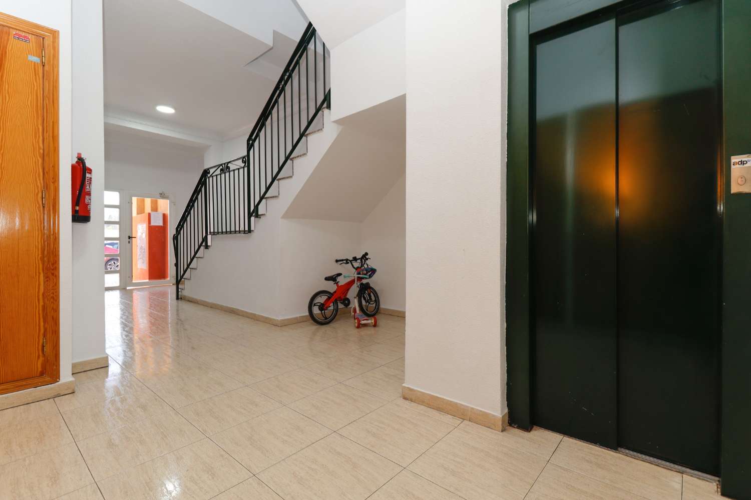 海边温馨公寓,配有私人日光浴室