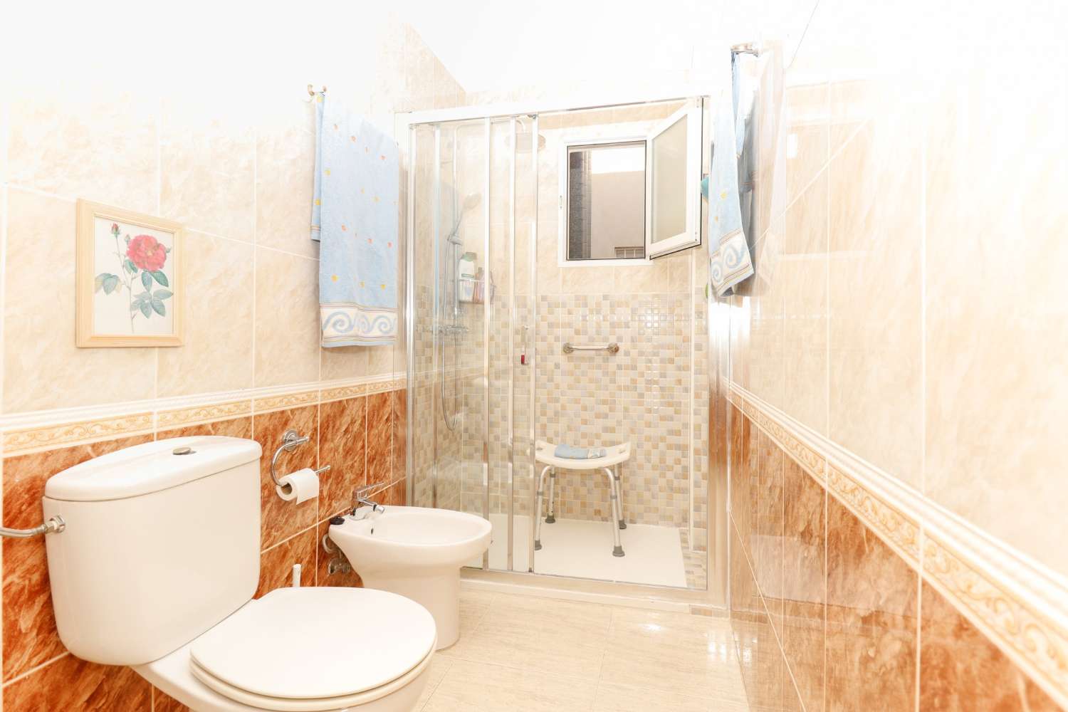 海边温馨公寓,配有私人日光浴室