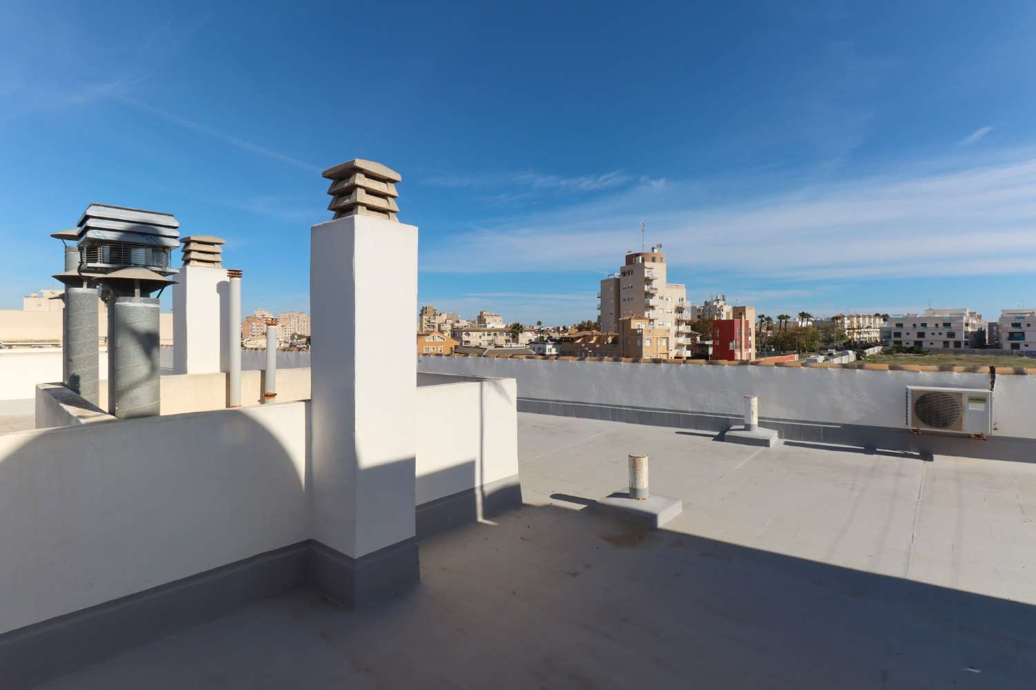 海边温馨公寓,配有私人日光浴室