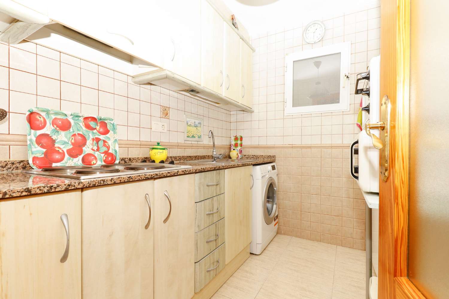 海边温馨公寓,配有私人日光浴室