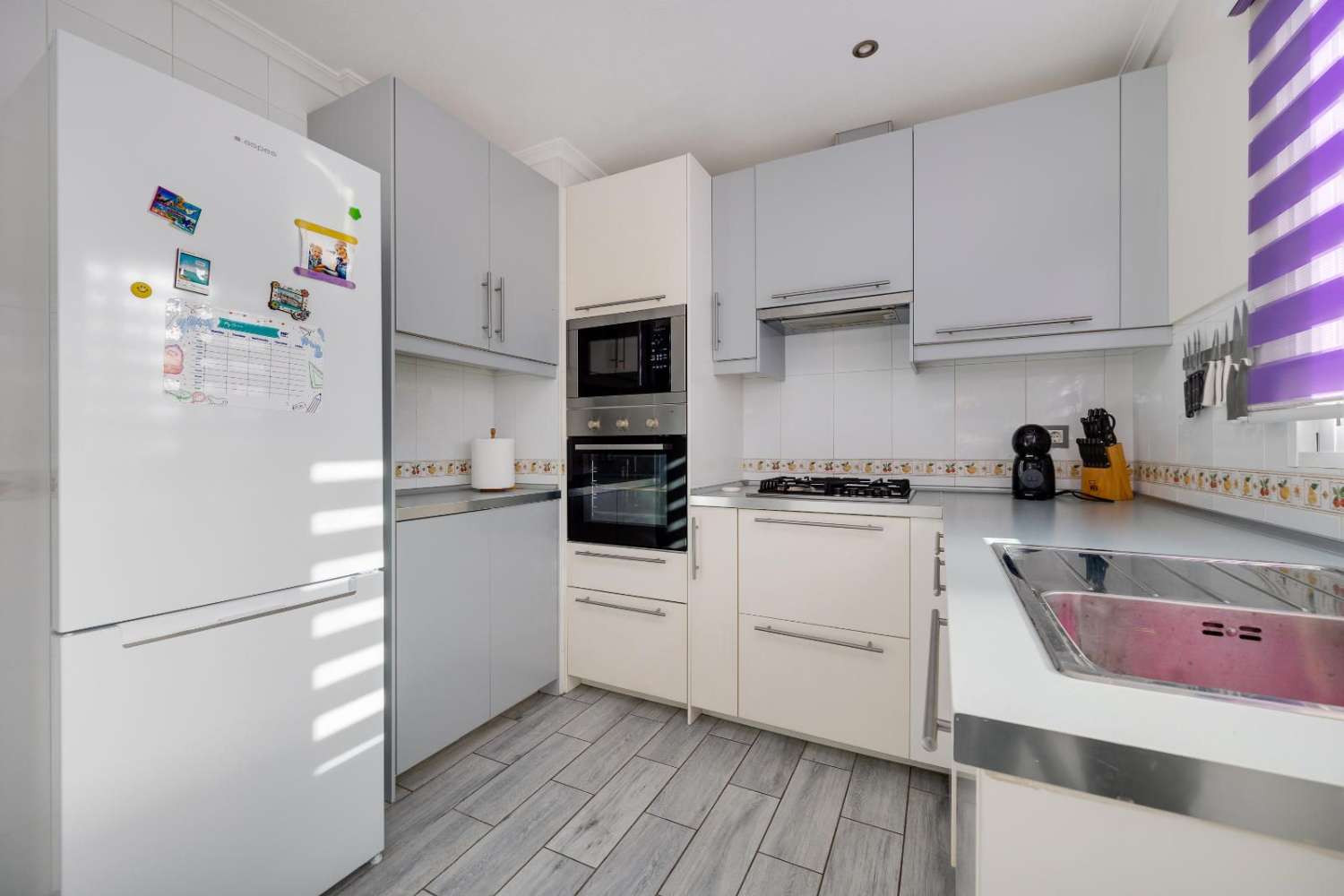 阿尔莫拉迪翻新的两居室顶层公寓——准备入住