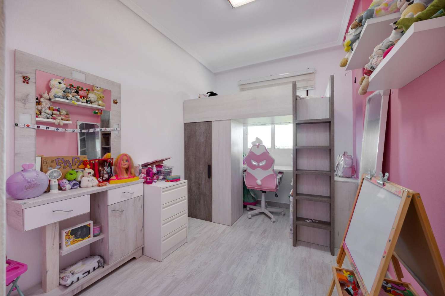 阿尔莫拉迪翻新的两居室顶层公寓——准备入住