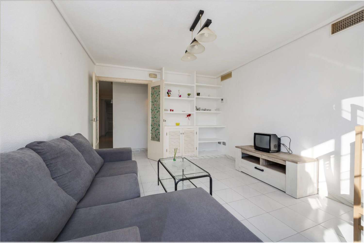 LUMINOSA VIVIENDA EN PLENO CENTRO DE TORREVIEJA