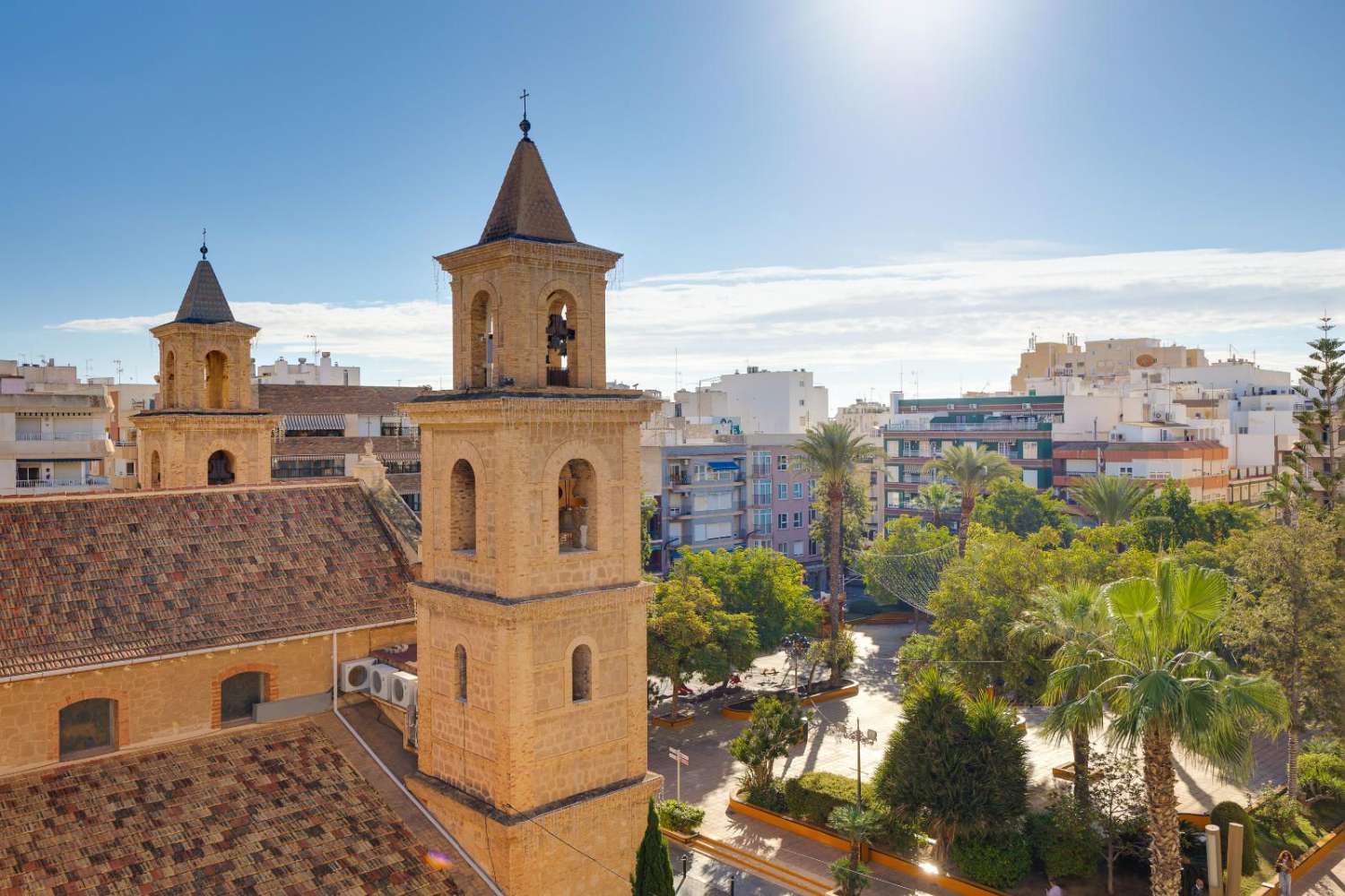 LUMINOSA VIVIENDA EN PLENO CENTRO DE TORREVIEJA
