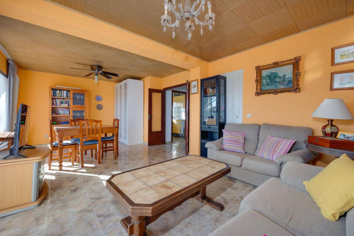 AMPLIO Y LUMINOSO PISO FRENTE A PARQUE NATURAL EN GUARDAMAR DEL SEGURA